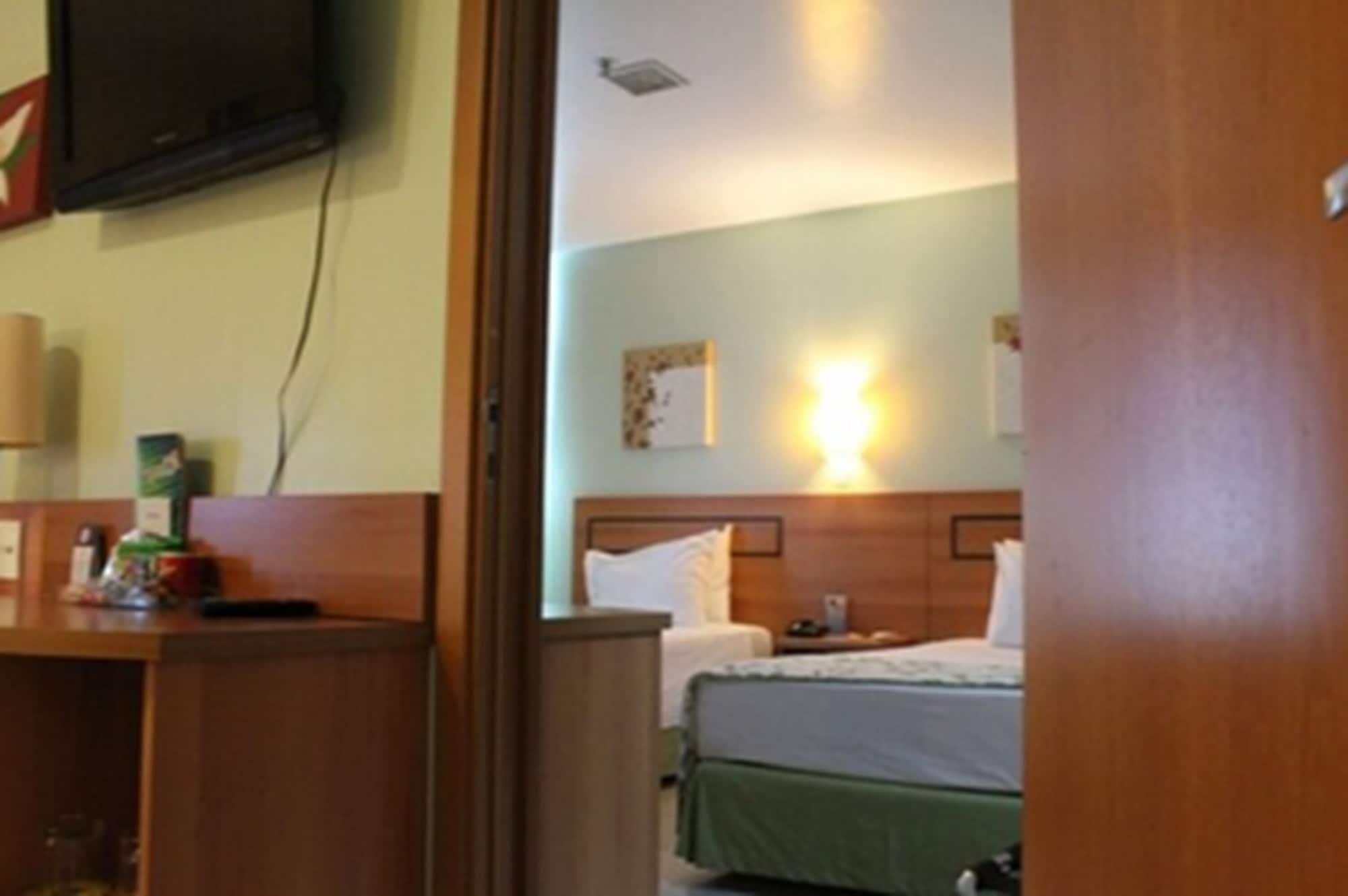 Comfort Hotel Manaus Exterior photo
